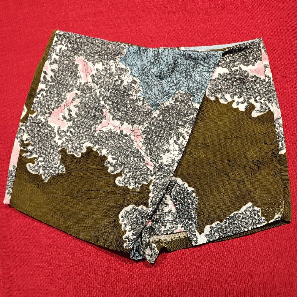 Stylish Women's Patterned Shorts